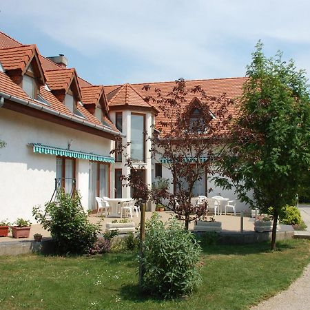 Emil Porta Hotell Balatongyörök Exteriör bild