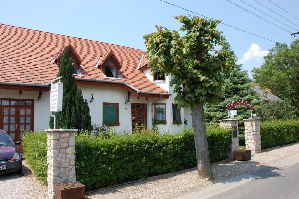Emil Porta Hotell Balatongyörök Exteriör bild